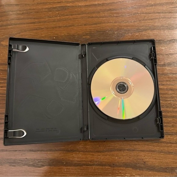 Frank Miller's Sin City DVD - Picture 4 of 4